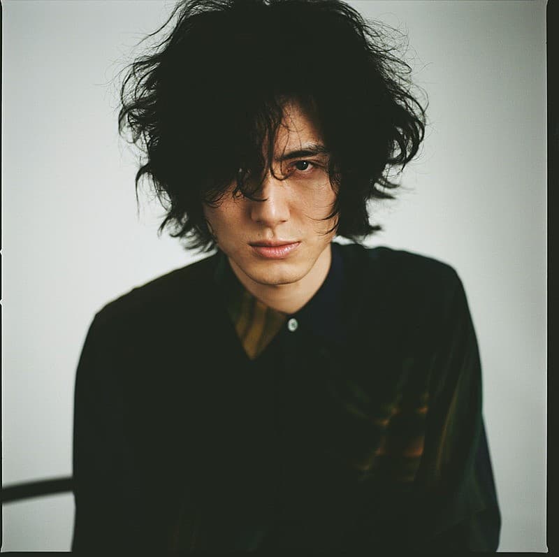 2020年デビュー当時の痩せていた藤井風の写真