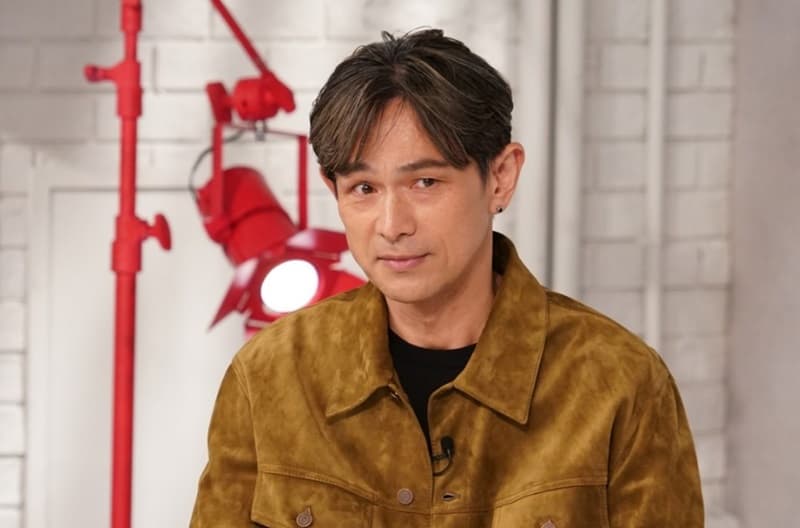 痩せて老いを感じる2023年の江口洋介さんの写真