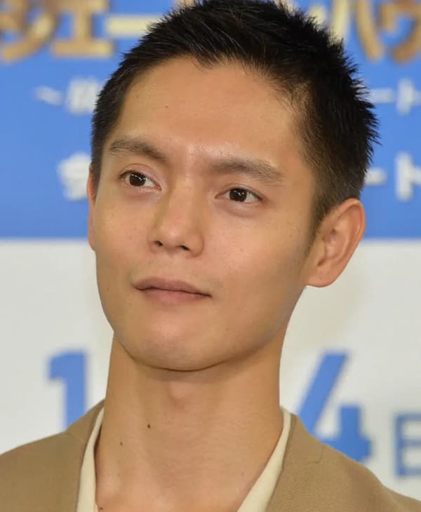 痩せたと話題になった2023年の窪田正孝さんの写真