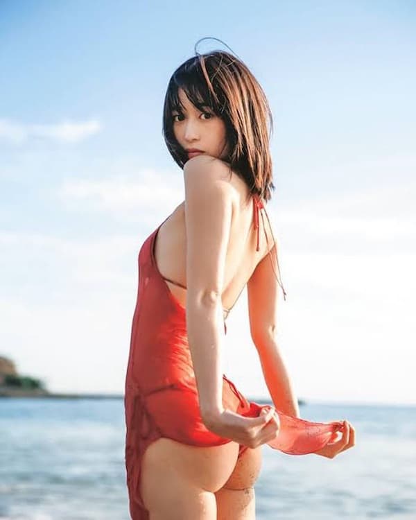 2023年写真集で美しいスタイルを披露した森川葵さんの画像