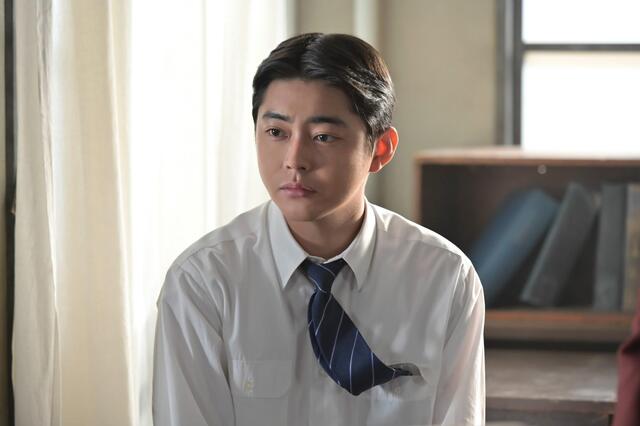 連続テレビ小説「あんぱん」に出演し、太ったと話題になった倉悠貴さんの写真