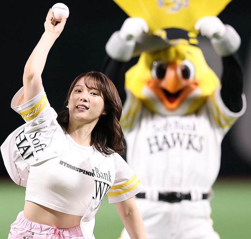 2025年ソフトバンクホークスの始球式を務めた姿が太ったと話題になった内田真礼さんの画像