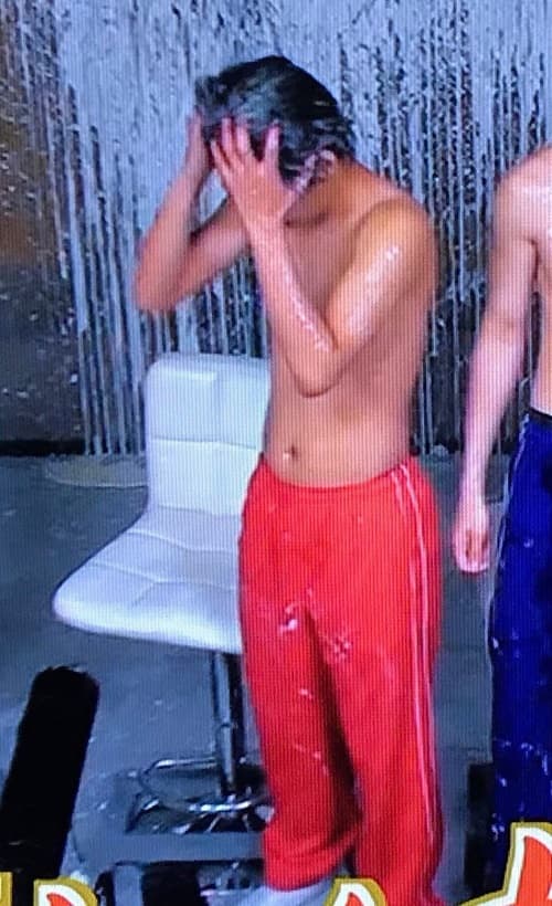 佐藤勝利のぽっこりお腹が話題になった2018年の写真