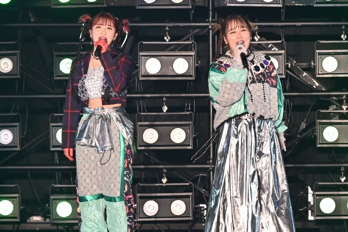 2024年の平成フラミンゴりほさん(関西コレクション全身写真)