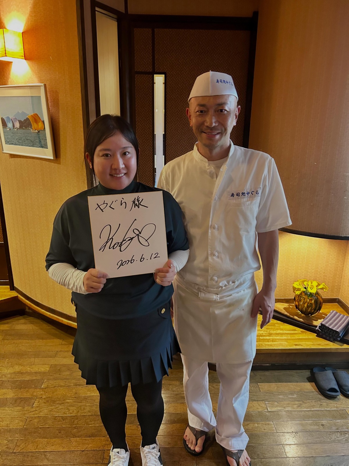 2026年6月に正面を向いて立つ香妻琴乃さん