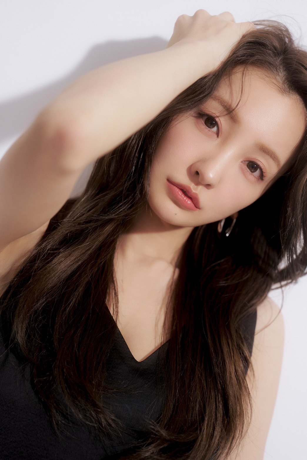 2026年の板野友美オフィシャルサイト掲載写真