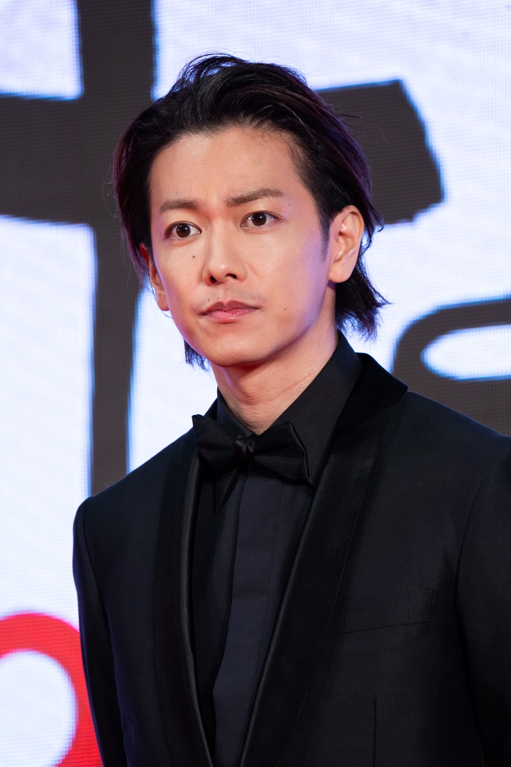 2019年の東京国際映画祭で正面寄りに写る佐藤健