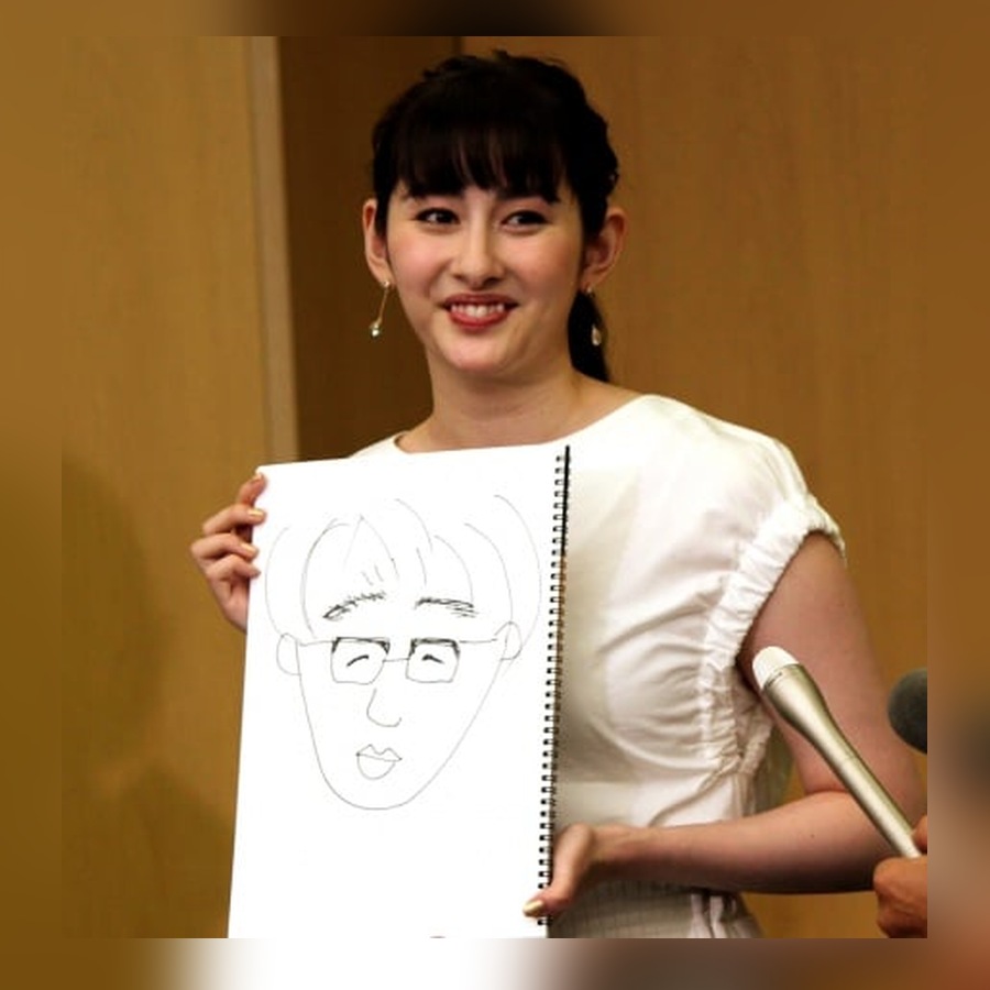 2018年の婚約会見での早見あかりさん