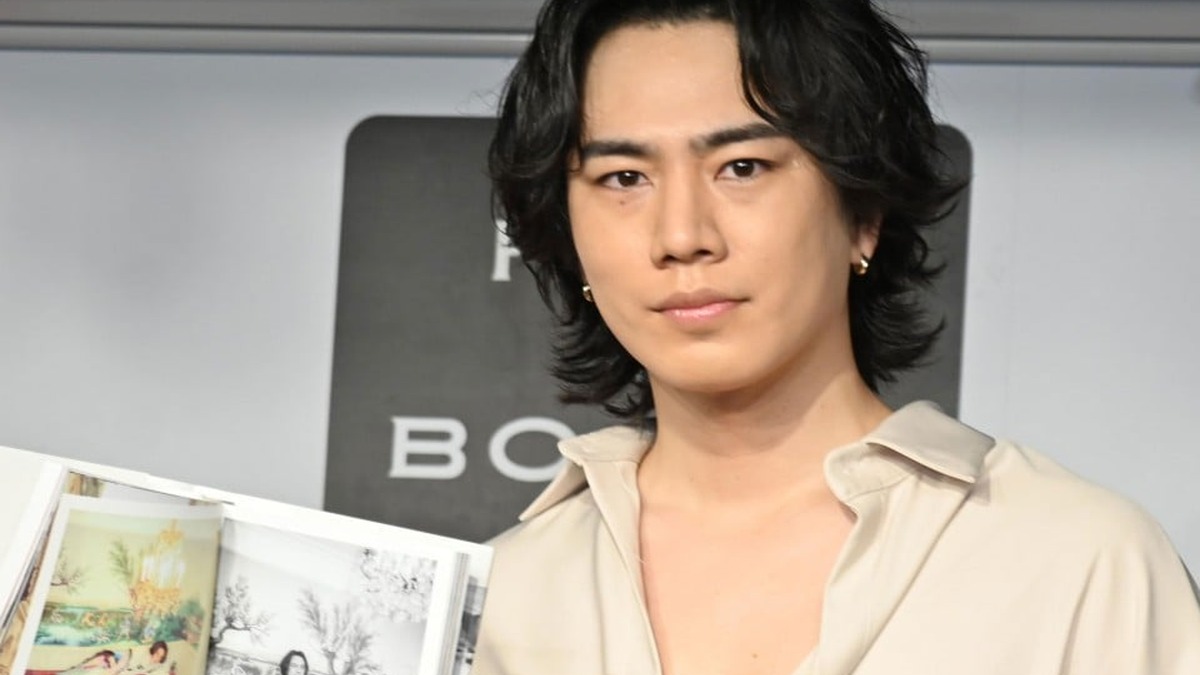 フォトエッセイを発表した2023年の登坂広臣さん
