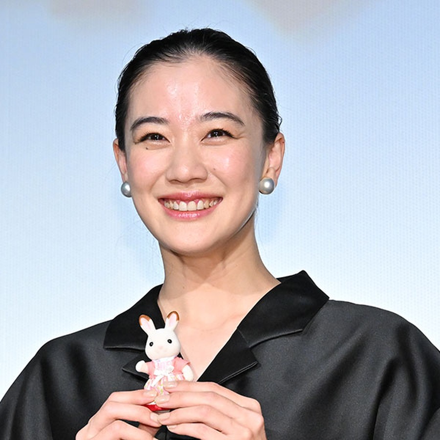 第1子出産後初のイベントに登場した2023年の蒼井優さん