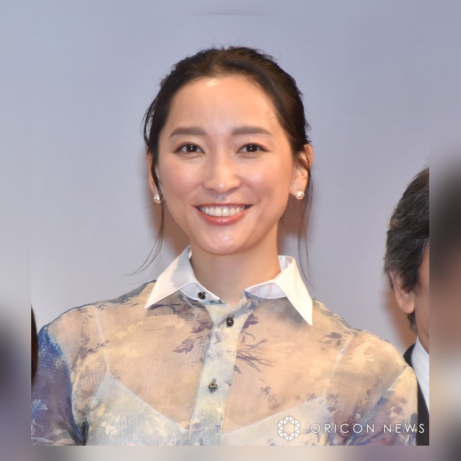2024年に映画かくしごとの舞台挨拶へ登場した杏さん