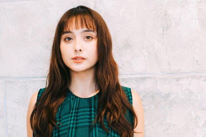 2020年の石田ニコルの正面寄りのポートレート